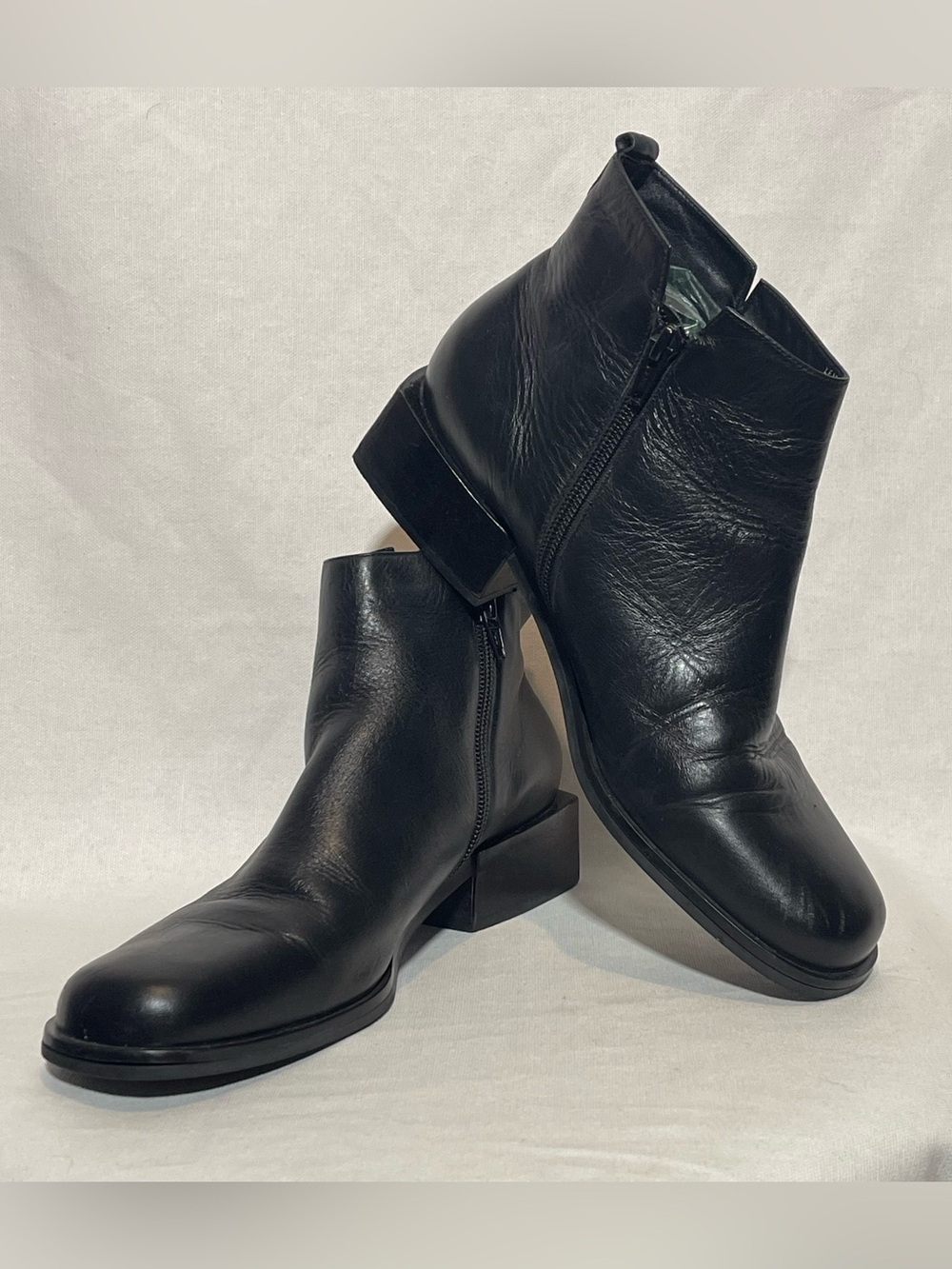 Etienne Aigner Black Leather Side-Zip Ankle Booties